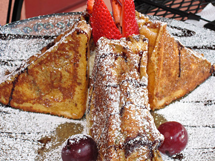 cafe 21 almond-chocolate butter stuffed french toast