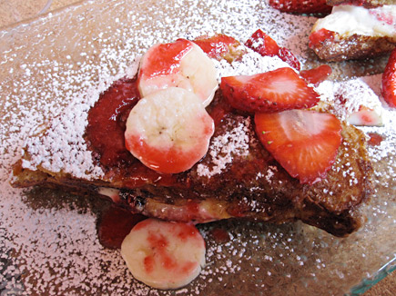 cafe 21 strawberries and cream french toast