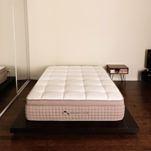 dreamcloud hybrid mattress