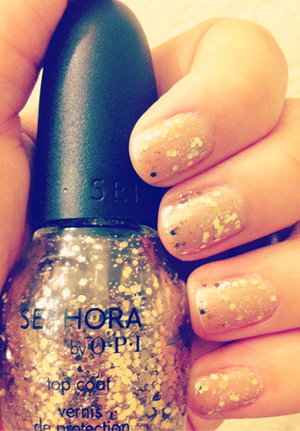 nude gold glitter nails